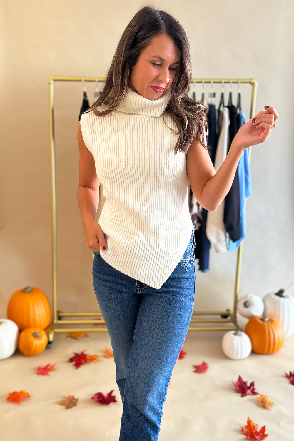 Asymmetrical Hem Sleeveless Sweater Ivory