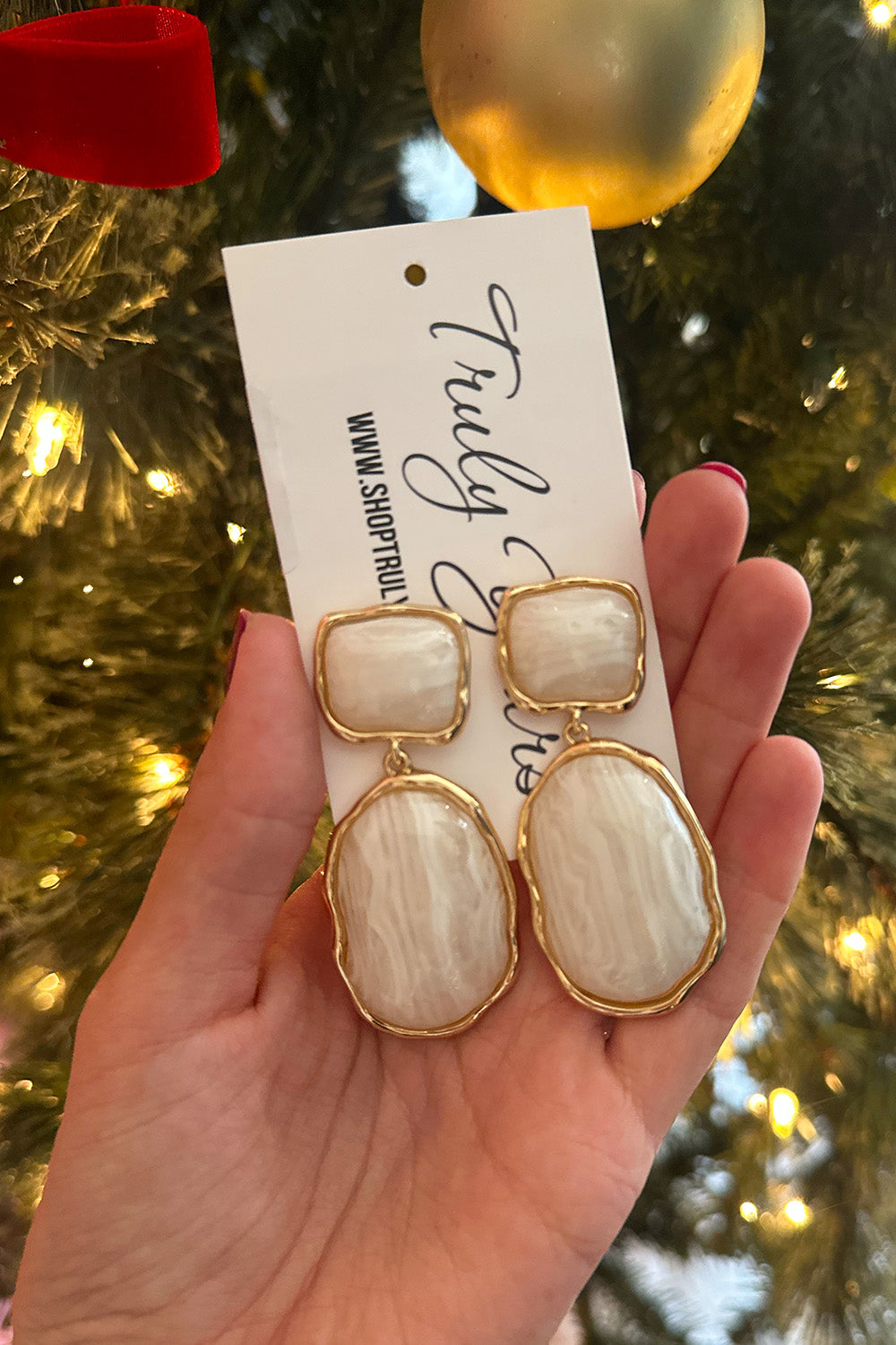 Oval Square Cream Earrings