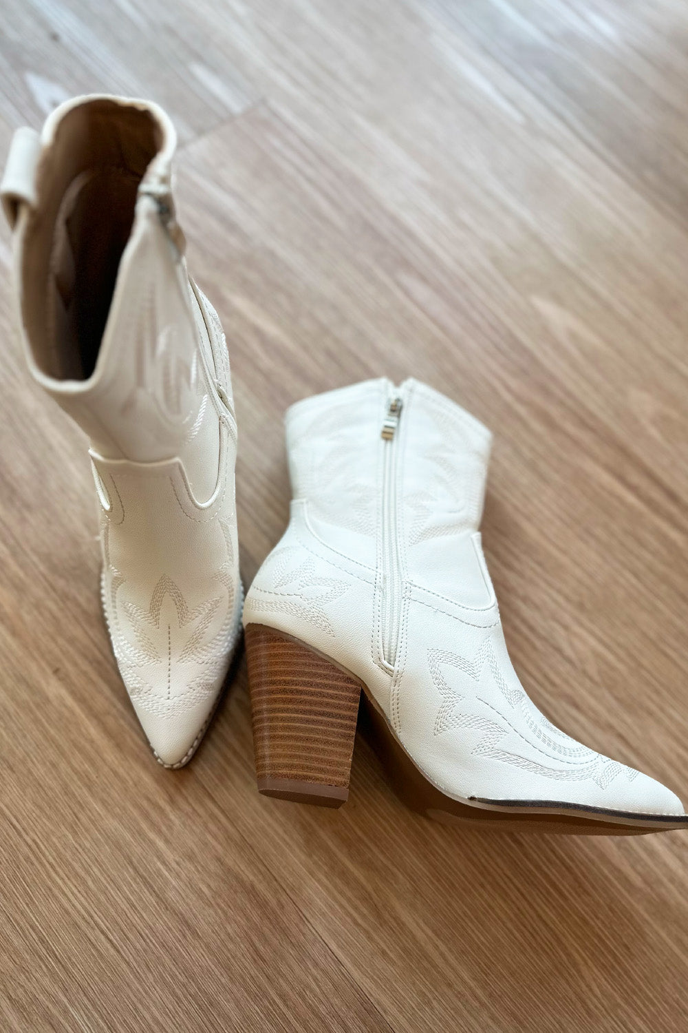 Heeled cowboy boots online