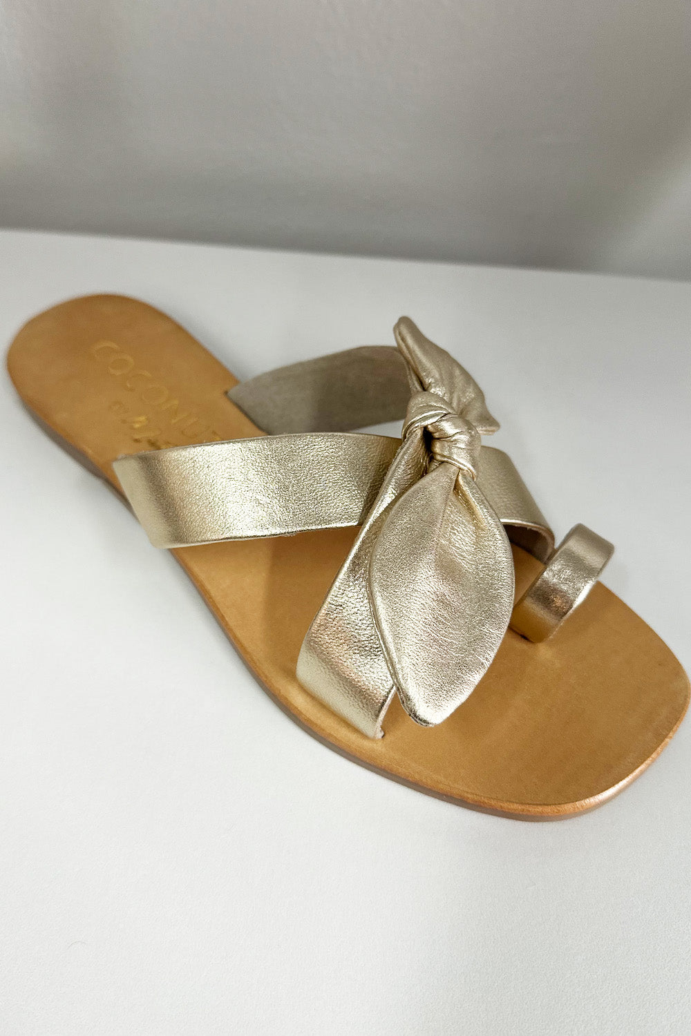 Vaughn Sandal Gold- Coconuts by Matisse